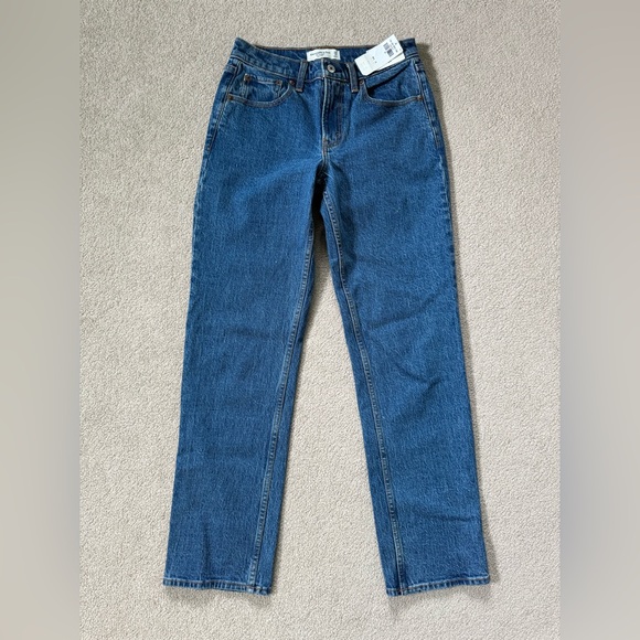 NWT Abercrombie & Fitch “The Straight” Mid Rise Jeans, Size 26 (2R) - Picture 1 of 7